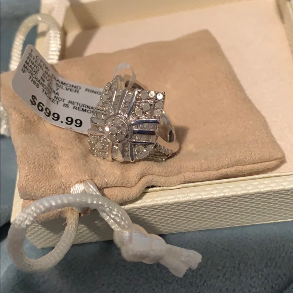 🎉1 CTTW Diamond Ring - Size 7🎉